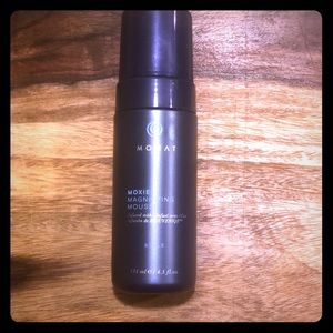 Monat moxie magnifying mousse